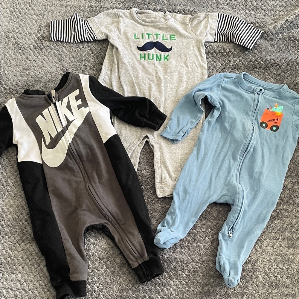 Baby pajamas Nike Footie and other bundle 3-6 months